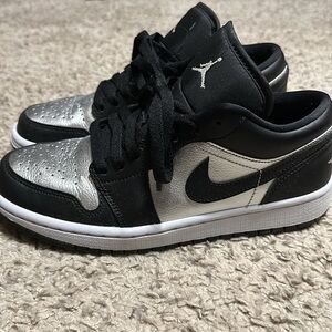 Air Jordan 1 Low Black Metallic Silver